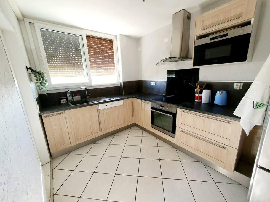 Appartement Avec 3 Chambres 80M2 Plein Sud Marignane Bagian luar foto