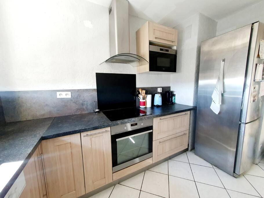 Appartement Avec 3 Chambres 80M2 Plein Sud Marignane Bagian luar foto